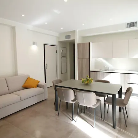 Casa Vacanze Residence Ideale Suites And Apartments Alassio Exterior photo